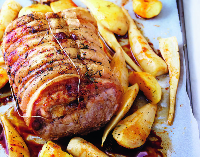 Rôti de porc aux poires et pommes de terre. | La passion au bout des
